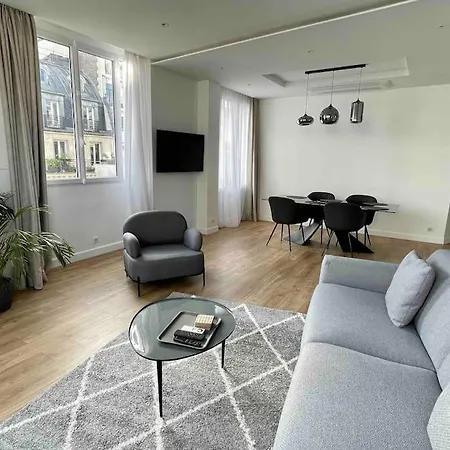 Bright Newly Renovated With Ac Parigi